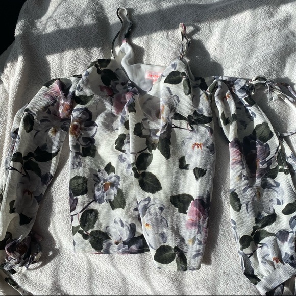 3 Floral Blouse Bundle Size SSM - Picture 6 of 11